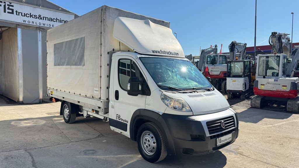 Fiat Ducato 2.3 JTD - 2014 - AIR Condition - Hydraulic Ramp - Van dengan terpal samping: gambar 3 Fiat Ducato 2.3 JTD - 2014 - AIR Condition - Hydraulic Ramp - Van dengan terpal samping: gambar 3