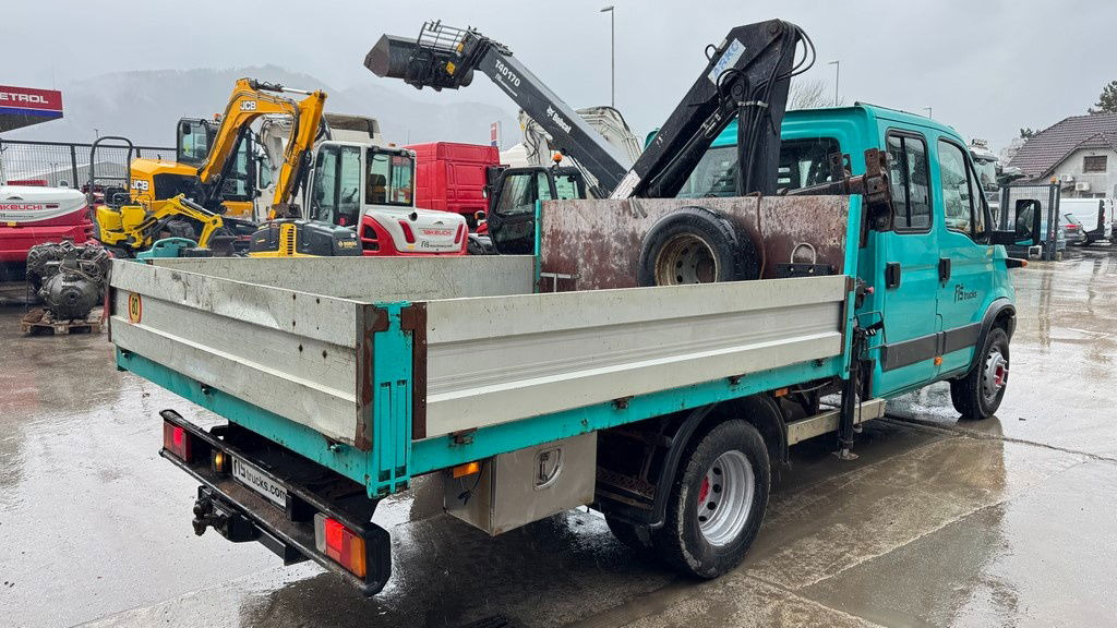 Iveco Daily 65 C15 stake body - Hiab 045-3 - 7.5M - Van flatbed: gambar 4 Iveco Daily 65 C15 stake body - Hiab 045-3 - 7.5M - Van flatbed: gambar 4