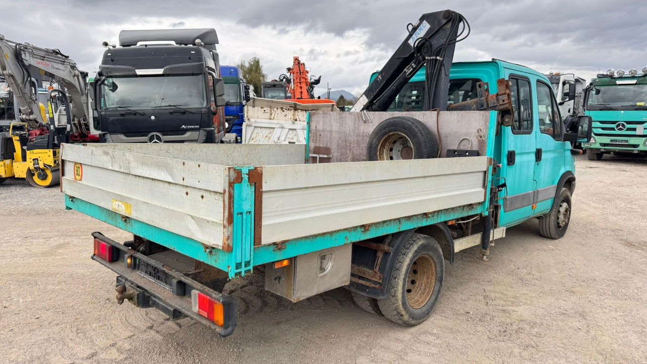Iveco Daily 65 C15 stake body - Hiab 045-3 - 7.5M - Van flatbed, Van kombi: gambar 3 Iveco Daily 65 C15 stake body - Hiab 045-3 - 7.5M - Van flatbed, Van kombi: gambar 3