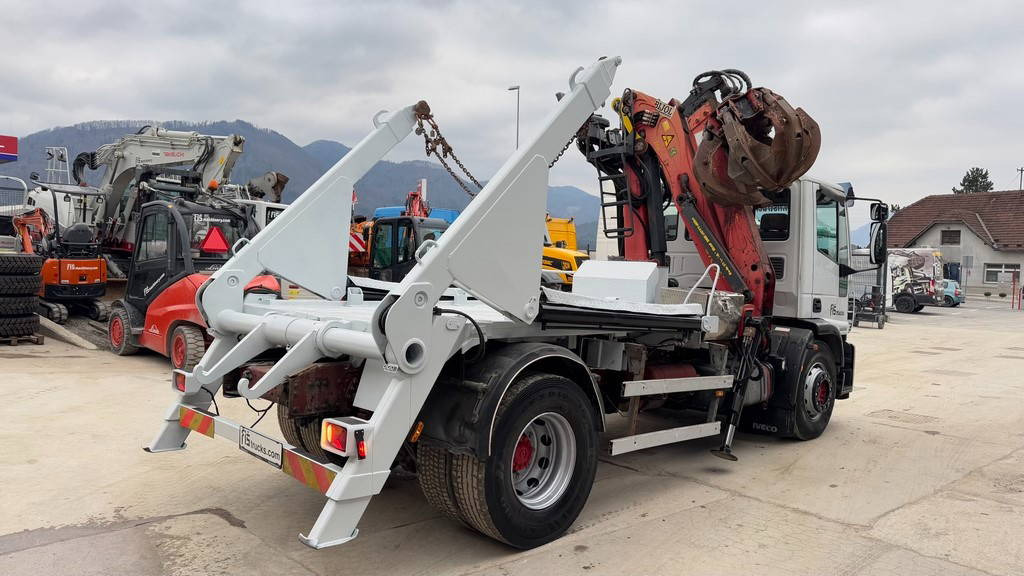 Iveco Eurocargo ML180 E28 4x2 Epsilon 110 - absetz tipper - Pengangkut kontainer/ Container truck: gambar 4 Iveco Eurocargo ML180 E28 4x2 Epsilon 110 - absetz tipper - Pengangkut kontainer/ Container truck: gambar 4