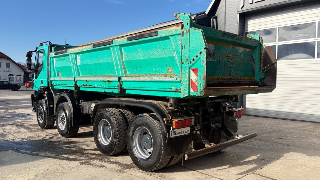 Iveco Trakker AD340T45 8x4 bordmatic tipper - retarder - Truk jungkit: gambar 4 Iveco Trakker AD340T45 8x4 bordmatic tipper - retarder - Truk jungkit: gambar 4