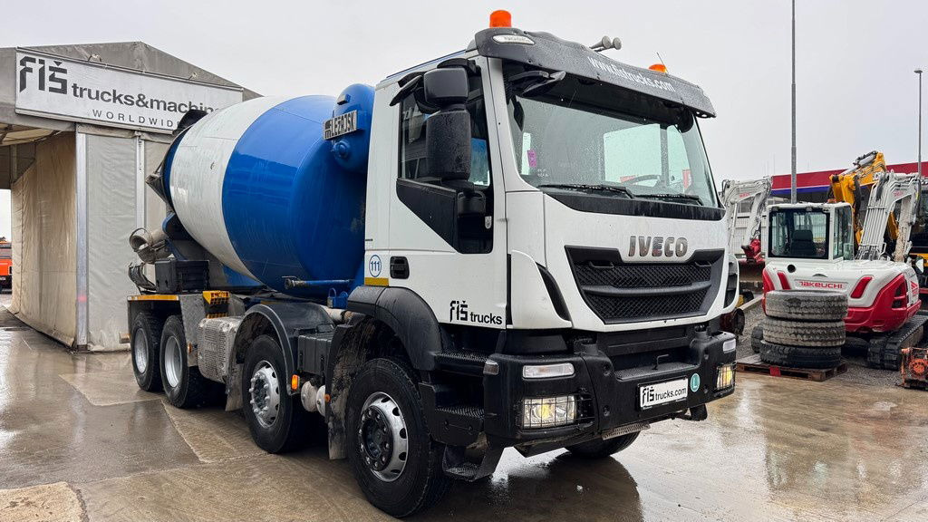 Iveco Trakker AD340TB45 8x4 mixer 9m3 - Truk pengaduk beton: gambar 3 Iveco Trakker AD340TB45 8x4 mixer 9m3 - Truk pengaduk beton: gambar 3