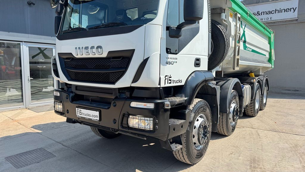 Iveco Trakker AD410T45 8x4 20m3 - hydr. back - 72.000km - Truk jungkit: gambar 2 Iveco Trakker AD410T45 8x4 20m3 - hydr. back - 72.000km - Truk jungkit: gambar 2