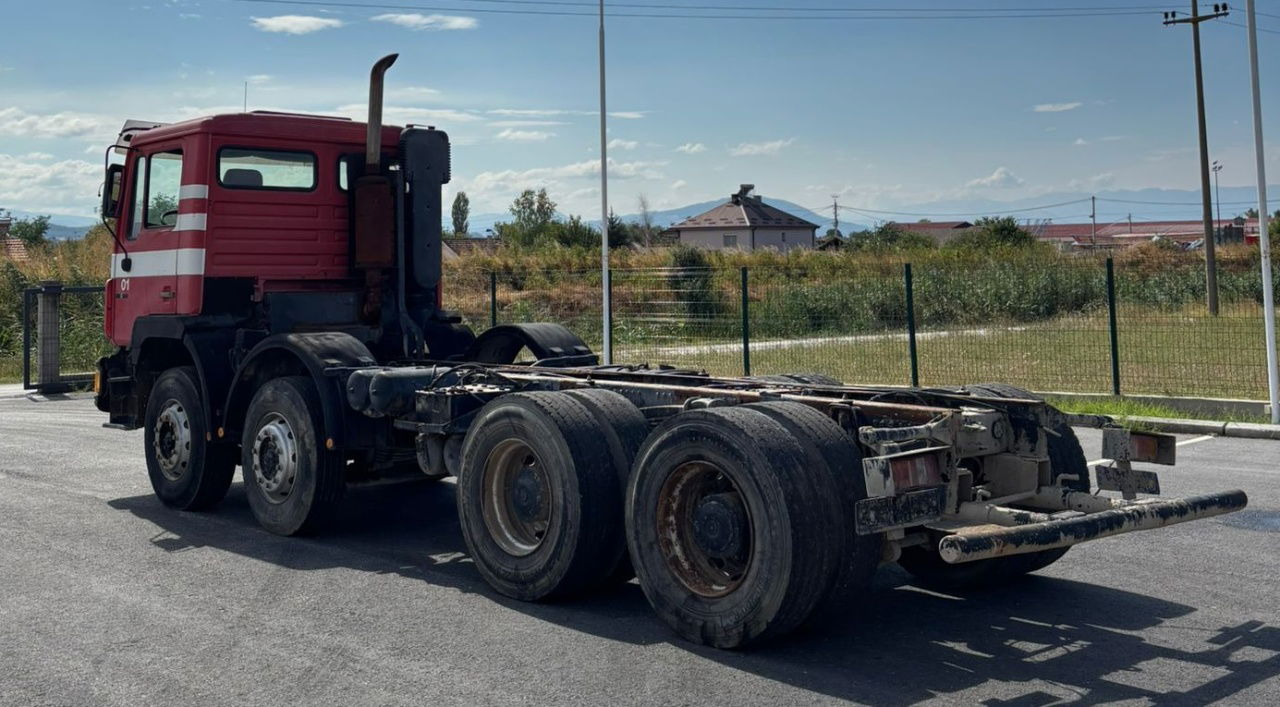 MAN 32.322 8x4 chassis - spring - Truk sasis: gambar 4 MAN 32.322 8x4 chassis - spring - Truk sasis: gambar 4