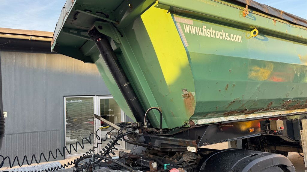 Meiller Kisa 3 - 3-Axle Tipper Trailer - hydr. back - Semi-trailer jungkit: gambar 2 Meiller Kisa 3 - 3-Axle Tipper Trailer - hydr. back - Semi-trailer jungkit: gambar 2