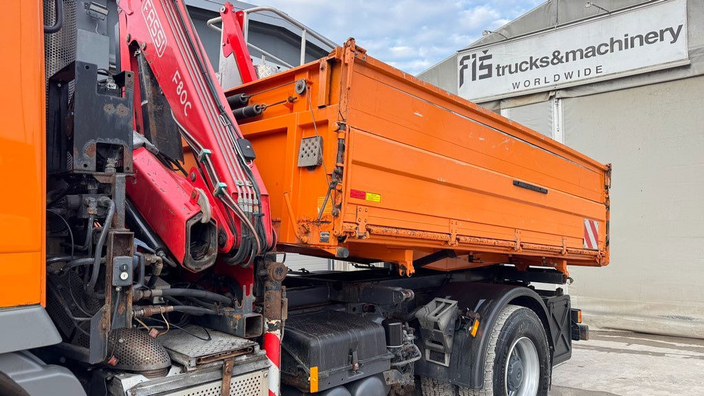 Mercedes-Benz Actros 1832 AK tipper 4x4 - crane Fassi 9.2M - remote control - Truk jungkit: gambar 3 Mercedes-Benz Actros 1832 AK tipper 4x4 - crane Fassi 9.2M - remote control - Truk jungkit: gambar 3