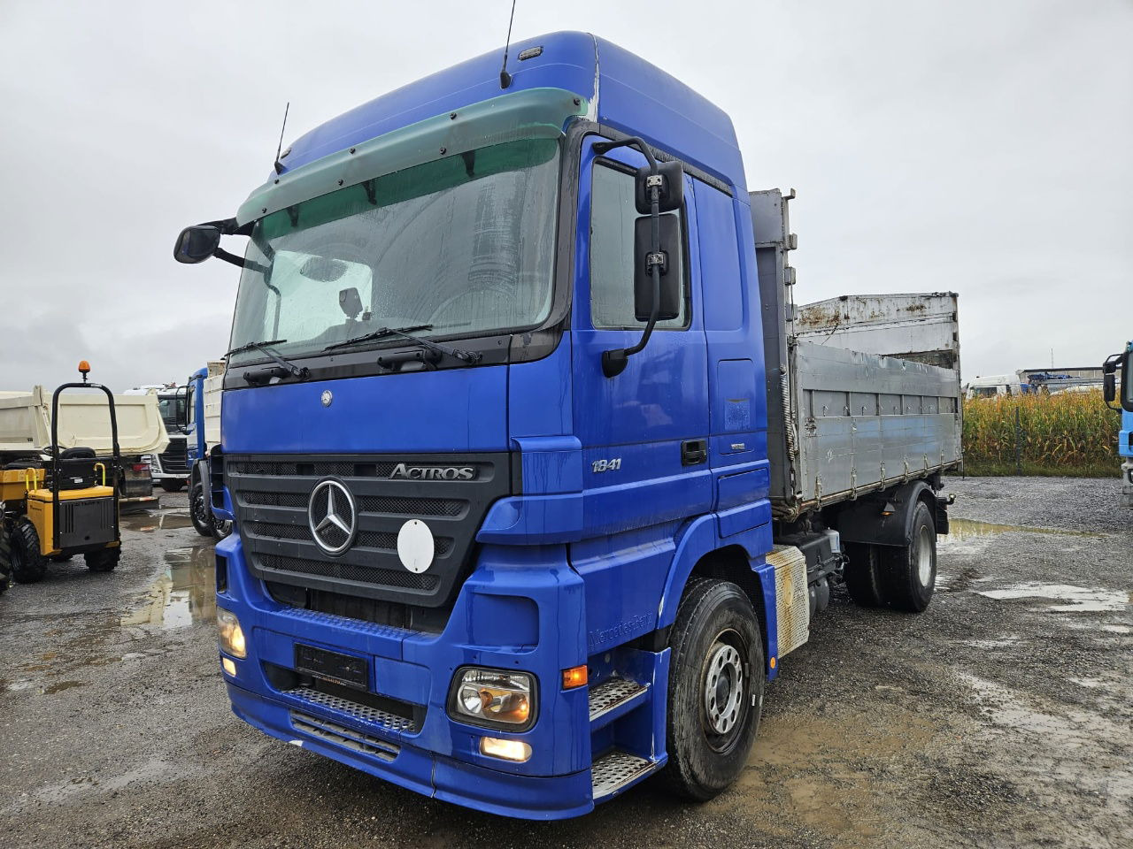 Mercedes-Benz Actros 1841 L 4x2 tipper - tarpaulin - euro 5 - Truk jungkit: gambar 1 Mercedes-Benz Actros 1841 L 4x2 tipper - tarpaulin - euro 5 - Truk jungkit: gambar 1