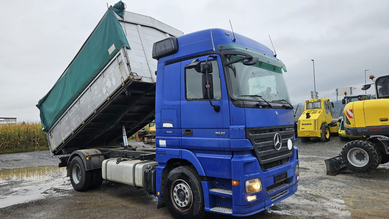 Mercedes-Benz Actros 1841 L 4x2 tipper - tarpaulin - euro 5 - Truk jungkit: gambar 2 Mercedes-Benz Actros 1841 L 4x2 tipper - tarpaulin - euro 5 - Truk jungkit: gambar 2