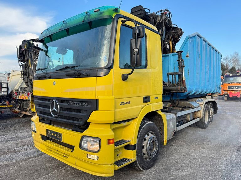Mercedes-Benz Actros 2546 6x2 abroll tipper - crane LIV - scissors - retarder - lifting axle - Pengangkut kontainer/ Container truck: gambar 1 Mercedes-Benz Actros 2546 6x2 abroll tipper - crane LIV - scissors - retarder - lifting axle - Pengangkut kontainer/ Container truck: gambar 1