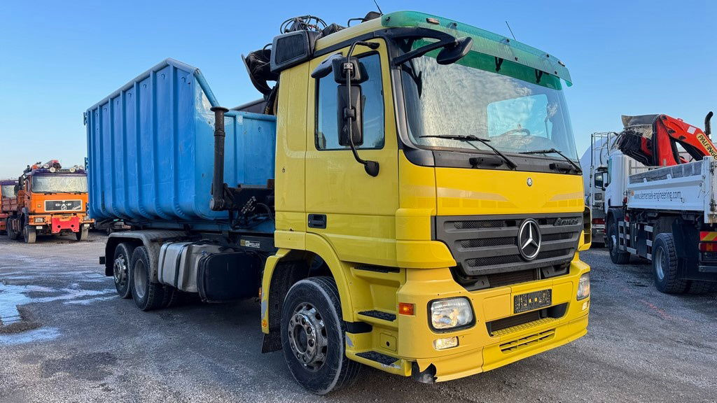 Mercedes-Benz Actros 2546 6x2 abroll tipper - crane LIV - scissors - retarder - lifting axle - Pengangkut kontainer/ Container truck: gambar 4 Mercedes-Benz Actros 2546 6x2 abroll tipper - crane LIV - scissors - retarder - lifting axle - Pengangkut kontainer/ Container truck: gambar 4