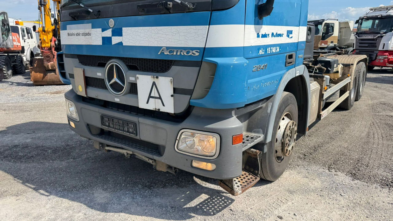 Mercedes-Benz Actros 2641 6x4 hiab abroll tipper - spring - Pengangkut kontainer/ Container truck: gambar 2 Mercedes-Benz Actros 2641 6x4 hiab abroll tipper - spring - Pengangkut kontainer/ Container truck: gambar 2