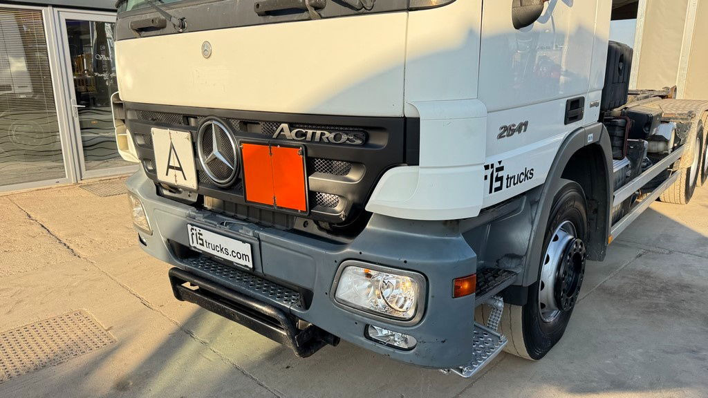 Mercedes-Benz Actros 2641 6x4 hiab abroll tipper - spring complete - Pengangkut kontainer/ Container truck: gambar 2 Mercedes-Benz Actros 2641 6x4 hiab abroll tipper - spring complete - Pengangkut kontainer/ Container truck: gambar 2