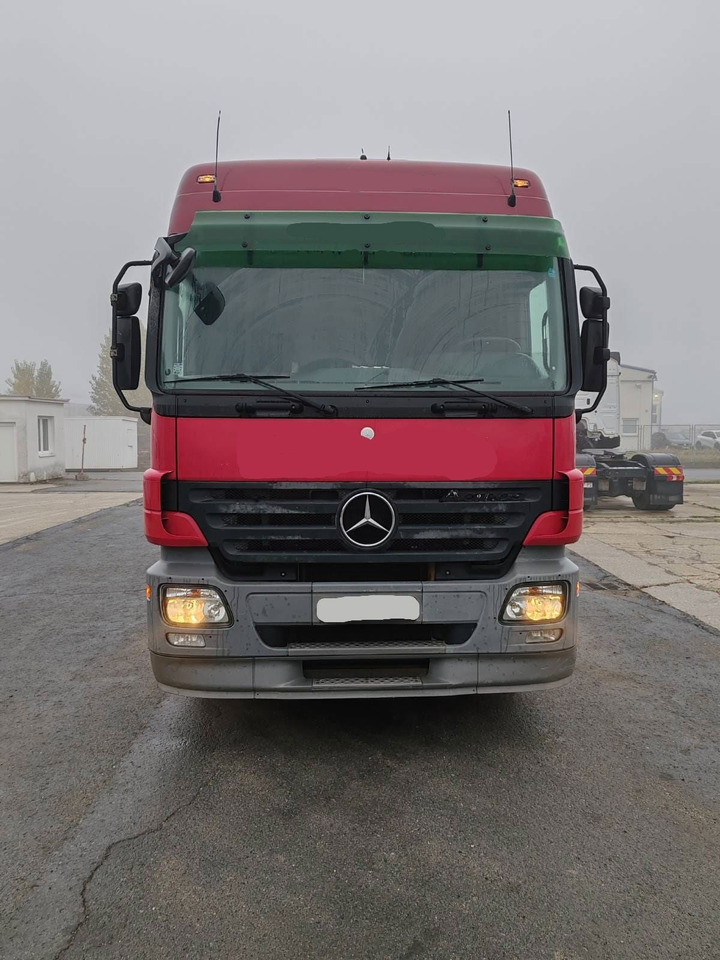 Mercedes-Benz Actros 2644L 6X4 stake body - Palfinger crane PK18500 - Truk flatbed: gambar 3 Mercedes-Benz Actros 2644L 6X4 stake body - Palfinger crane PK18500 - Truk flatbed: gambar 3