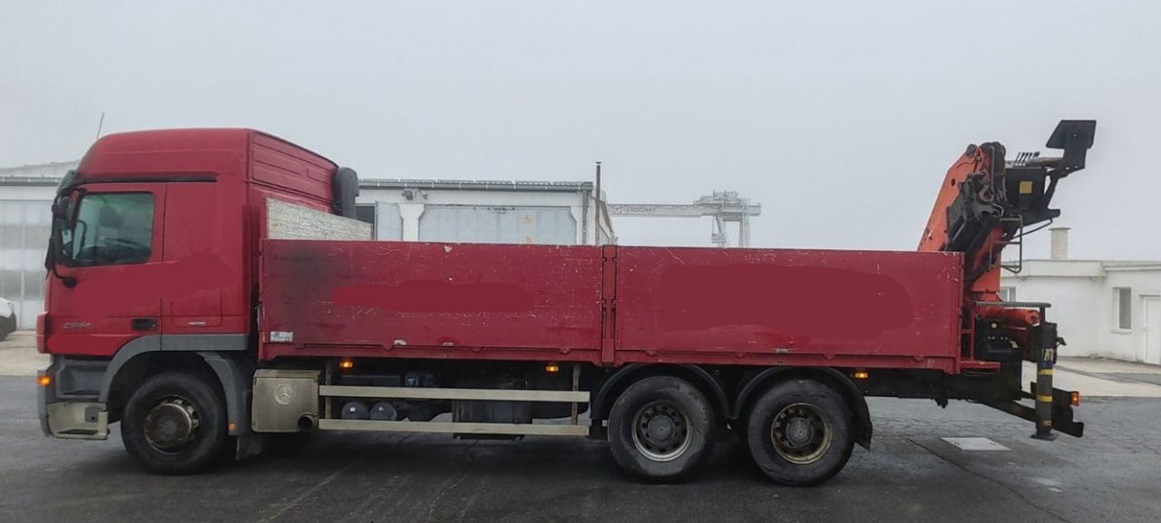 Mercedes-Benz Actros 2644L 6X4 stake body - Palfinger crane PK18500 - Truk flatbed: gambar 2 Mercedes-Benz Actros 2644L 6X4 stake body - Palfinger crane PK18500 - Truk flatbed: gambar 2
