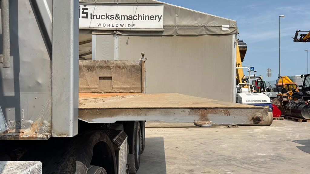 Mercedes-Benz Actros 3241 8x4 meiller tipper - bordmatic - Truk jungkit: gambar 2 Mercedes-Benz Actros 3241 8x4 meiller tipper - bordmatic - Truk jungkit: gambar 2