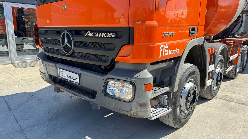 Mercedes-Benz Actros 3241 8x4 mixer 9m3 - Truk pengaduk beton: gambar 2 Mercedes-Benz Actros 3241 8x4 mixer 9m3 - Truk pengaduk beton: gambar 2