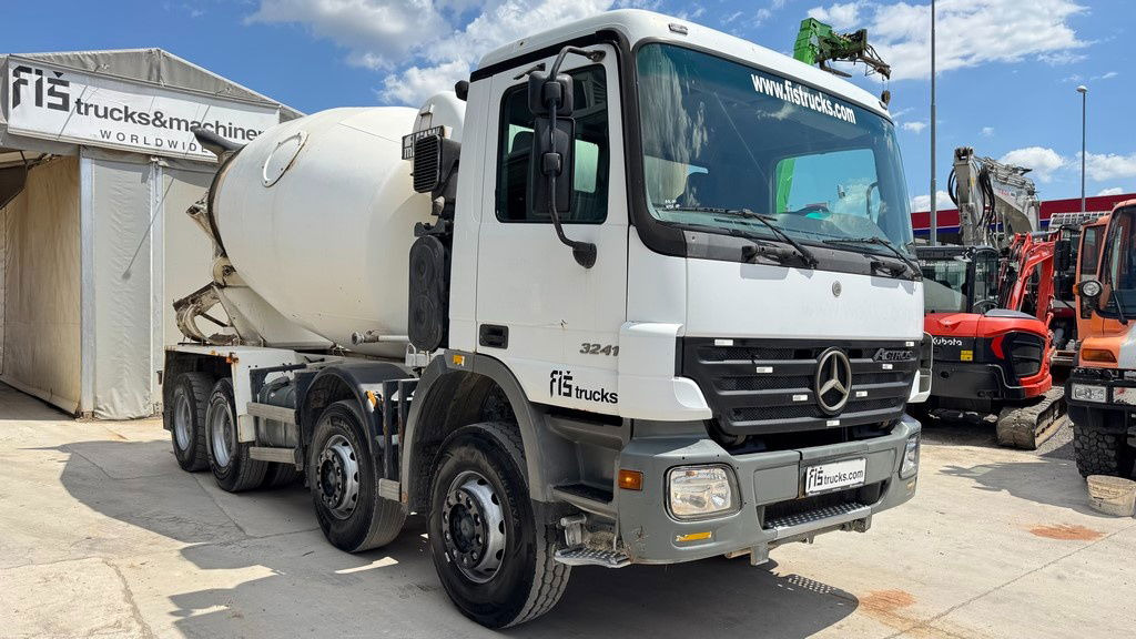 Mercedes-Benz Actros 3241 8x4 mixer 9m3 - Truk pengaduk beton: gambar 5 Mercedes-Benz Actros 3241 8x4 mixer 9m3 - Truk pengaduk beton: gambar 5