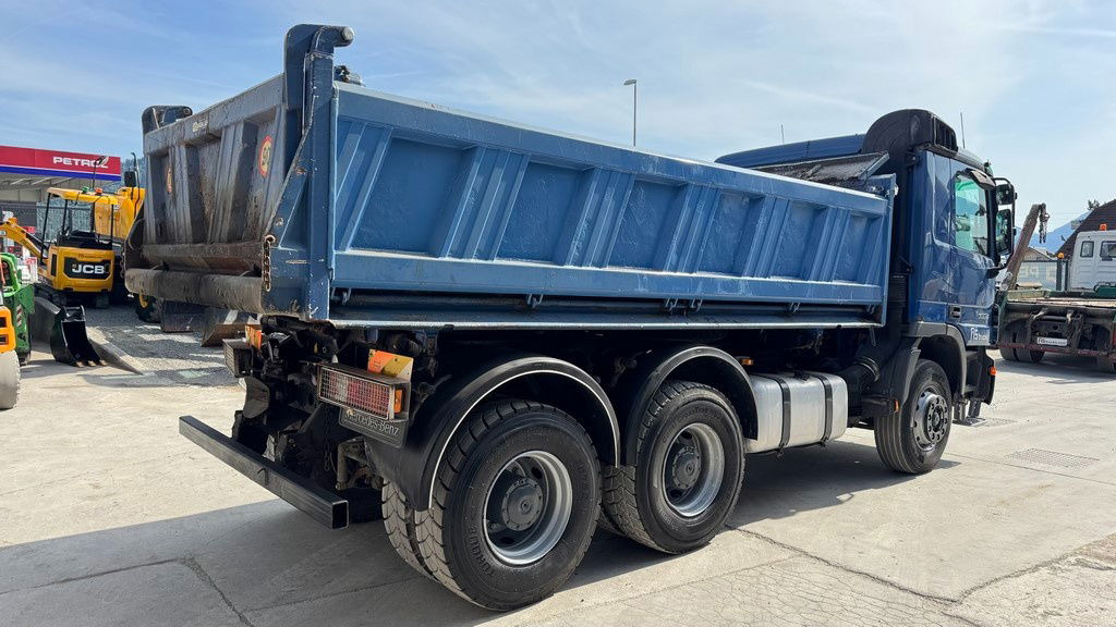 Mercedes-Benz Actros 3336 6x4 - 3 Sided Tipper - Spring - Truk jungkit: gambar 5 Mercedes-Benz Actros 3336 6x4 - 3 Sided Tipper - Spring - Truk jungkit: gambar 5