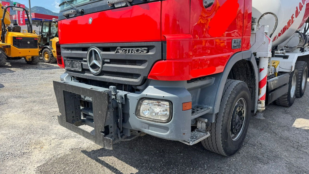Mercedes-Benz Actros 3341 6x4 7m3 + 24m Cifa - Truk pengaduk beton: gambar 2 Mercedes-Benz Actros 3341 6x4 7m3 + 24m Cifa - Truk pengaduk beton: gambar 2