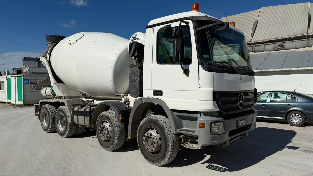 Mercedes-Benz Actros 3536 8x4 beton Schwing mixer 10m3 - Truk pengaduk beton: gambar 1 Mercedes-Benz Actros 3536 8x4 beton Schwing mixer 10m3 - Truk pengaduk beton: gambar 1
