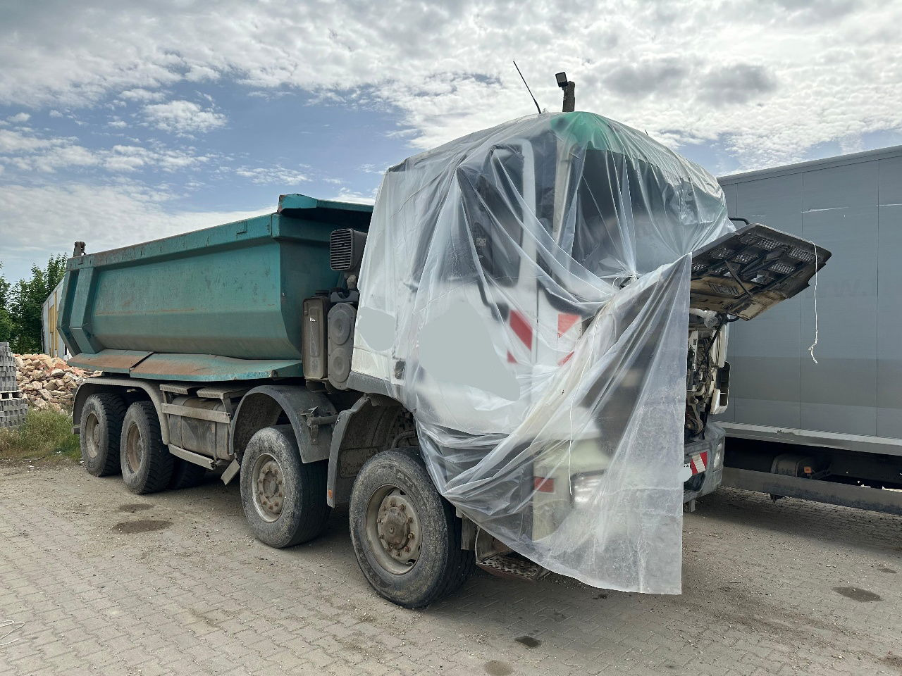 Mercedes-Benz Actros 4141 K 8x6 mulda tipper - damaged - Truk jungkit: gambar 1 Mercedes-Benz Actros 4141 K 8x6 mulda tipper - damaged - Truk jungkit: gambar 1