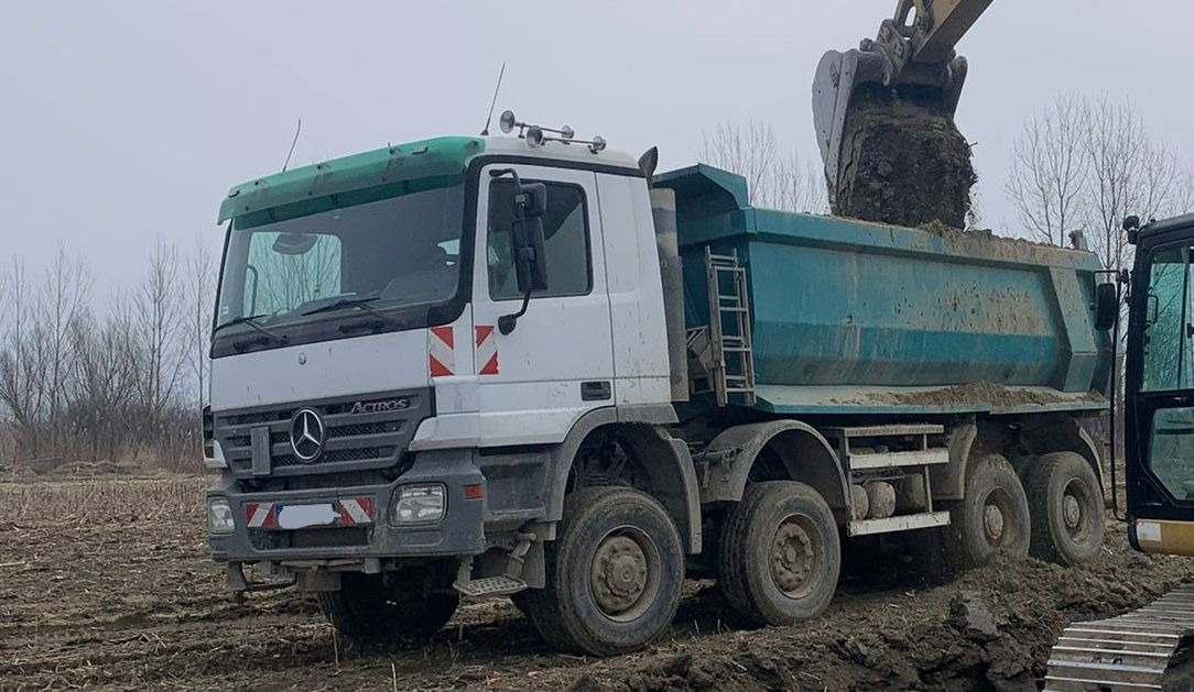 Mercedes-Benz Actros 4141 K 8x6 mulda tipper - damaged - Truk jungkit: gambar 2 Mercedes-Benz Actros 4141 K 8x6 mulda tipper - damaged - Truk jungkit: gambar 2
