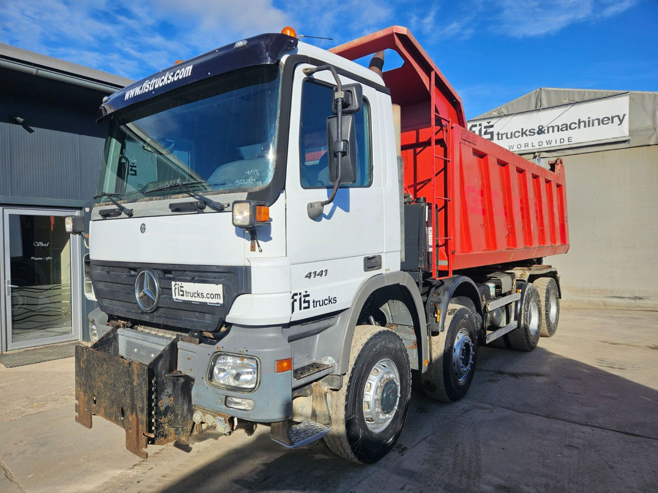 Mercedes-Benz Actros 4141 K 8x6 tipper - 19m3 - spring suspension - Truk jungkit: gambar 1 Mercedes-Benz Actros 4141 K 8x6 tipper - 19m3 - spring suspension - Truk jungkit: gambar 1