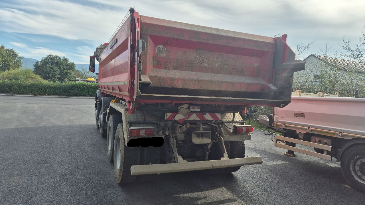 Mercedes-Benz Arocs 3243 8X4 mulda tipper - bordmatic - Truk jungkit: gambar 3 Mercedes-Benz Arocs 3243 8X4 mulda tipper - bordmatic - Truk jungkit: gambar 3