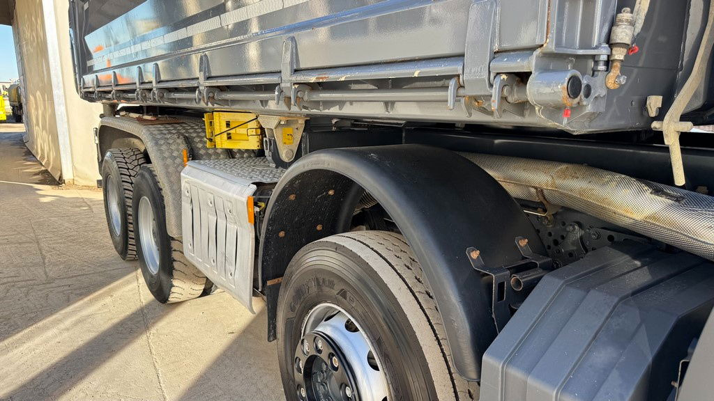 Mercedes-Benz Arocs 4148 8X4 meiller tipper - bordmatic - Truk jungkit: gambar 4 Mercedes-Benz Arocs 4148 8X4 meiller tipper - bordmatic - Truk jungkit: gambar 4