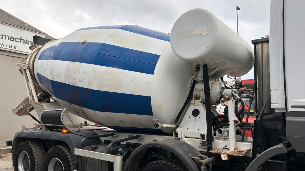 Mercedes-Benz Axor 3243 8x4 mixer cifa - 10m3 - Truk pengaduk beton: gambar 3 Mercedes-Benz Axor 3243 8x4 mixer cifa - 10m3 - Truk pengaduk beton: gambar 3