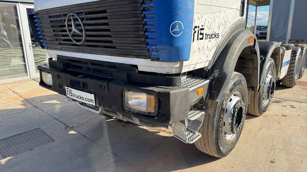 Mercedes-Benz SK 3234 8x4 chassis - Truk sasis: gambar 2 Mercedes-Benz SK 3234 8x4 chassis - Truk sasis: gambar 2