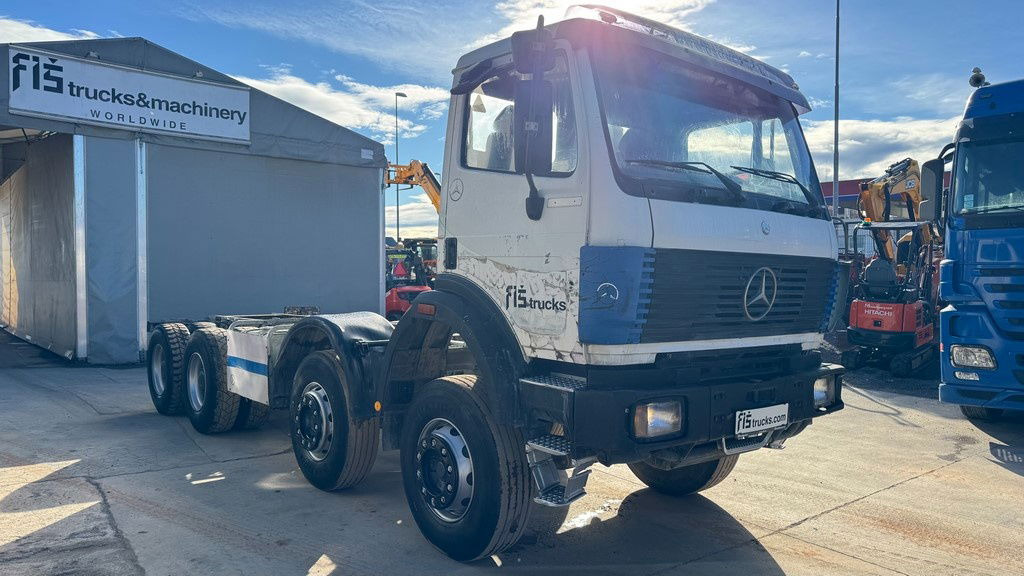 Mercedes-Benz SK 3234 8x4 chassis - Truk sasis: gambar 3 Mercedes-Benz SK 3234 8x4 chassis - Truk sasis: gambar 3