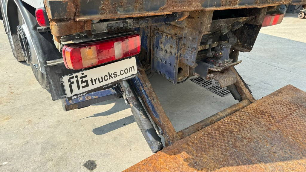 Truk berpendingin Scania R 114 6X2 carrier fridge - ramp: gambar 10
