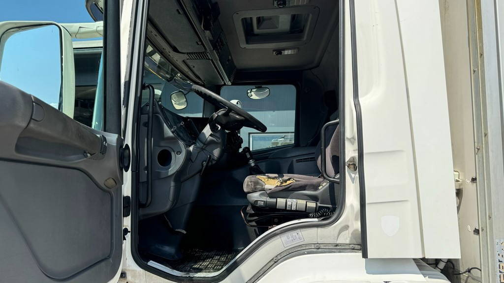 Truk berpendingin Scania R 114 6X2 carrier fridge - ramp: gambar 24