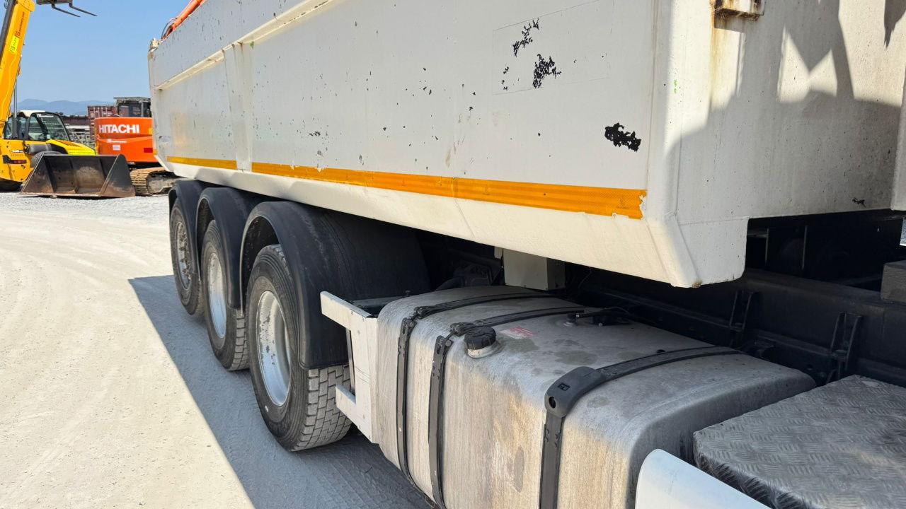 Scania R480 8x4 tipper - lifitng axle - Truk jungkit: gambar 3 Scania R480 8x4 tipper - lifitng axle - Truk jungkit: gambar 3