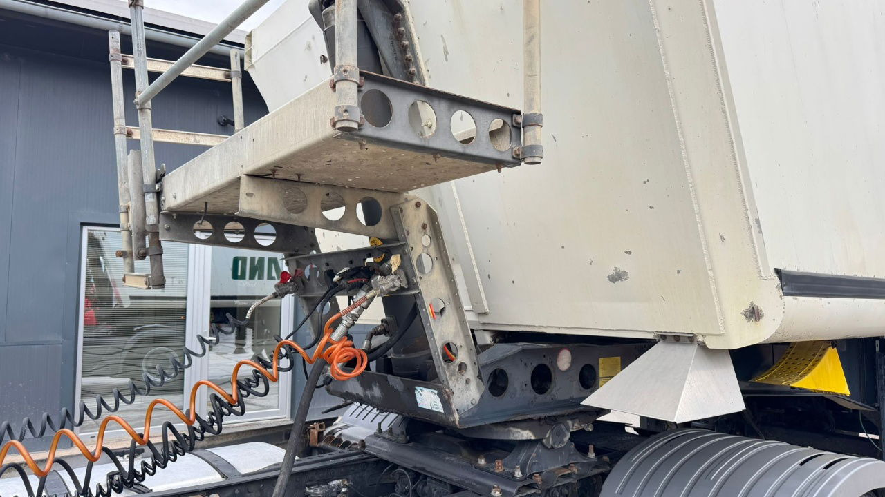 Schmitz Cargobull SKI 24 Tipper Trailer - Semi-trailer jungkit: gambar 3 Schmitz Cargobull SKI 24 Tipper Trailer - Semi-trailer jungkit: gambar 3