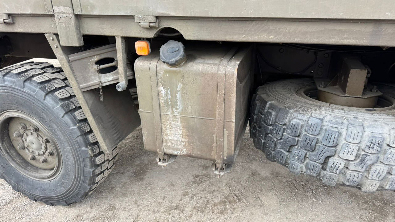 Steyr 12M18 4X4 stake body - truck - Truk dengan terpal samping: gambar 4 Steyr 12M18 4X4 stake body - truck - Truk dengan terpal samping: gambar 4