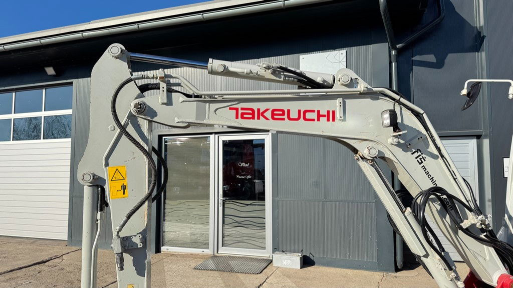 Takeuchi TB230 - 2019 Year - 2435 Hours - 2X Buckets - NEW Tracks - Ekskavator mini: gambar 3 Takeuchi TB230 - 2019 Year - 2435 Hours - 2X Buckets - NEW Tracks - Ekskavator mini: gambar 3