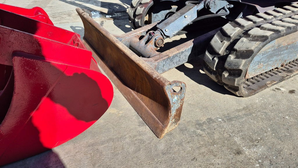 Takeuchi TB230 - Powertilt - 3X Buckets - 2017 Year - TOP Condition - Ekskavator mini: gambar 2 Takeuchi TB230 - Powertilt - 3X Buckets - 2017 Year - TOP Condition - Ekskavator mini: gambar 2