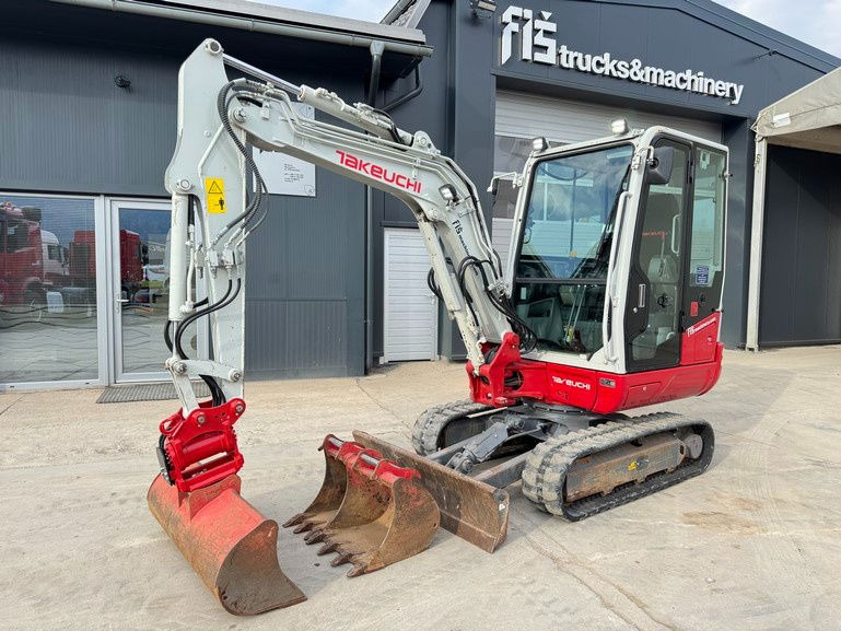 Takeuchi TB230 - Powertilt - 3X Buckets - 2021 Year - TOP - Ekskavator mini: gambar 1 Takeuchi TB230 - Powertilt - 3X Buckets - 2021 Year - TOP - Ekskavator mini: gambar 1