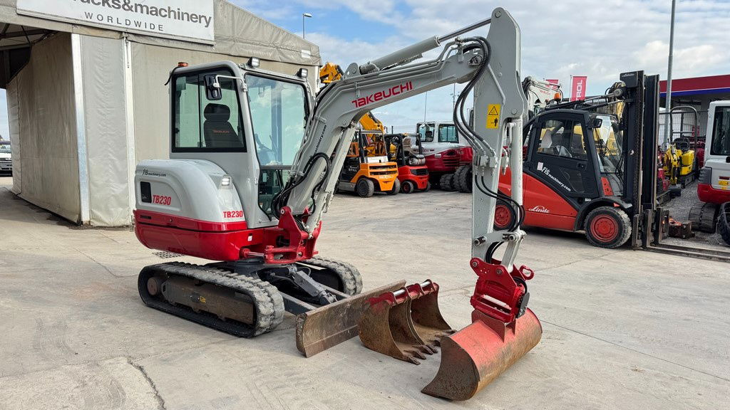 Takeuchi TB230 - Powertilt - 3X Buckets - 2021 Year - TOP - Ekskavator mini: gambar 2 Takeuchi TB230 - Powertilt - 3X Buckets - 2021 Year - TOP - Ekskavator mini: gambar 2