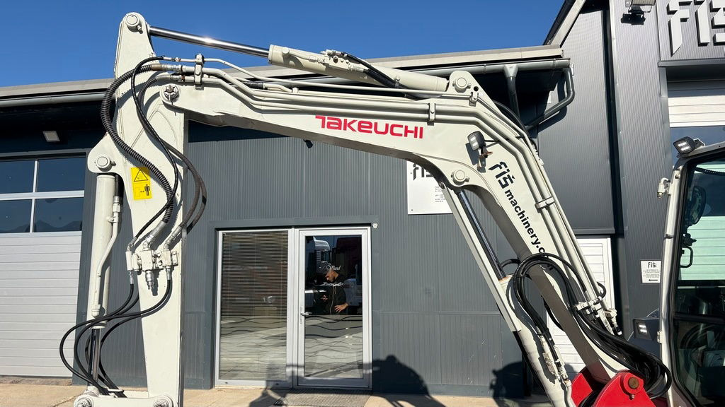 Takeuchi TB250-2 - 2021 Year - 1825 Hours - Powertilt -3X Buckets - Ekskavator mini: gambar 4 Takeuchi TB250-2 - 2021 Year - 1825 Hours - Powertilt -3X Buckets - Ekskavator mini: gambar 4