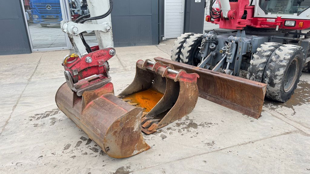 Takeuchi TB295W - 2014 Year - Powertilt - 3X Buckets - Ekskavator roda: gambar 5 Takeuchi TB295W - 2014 Year - Powertilt - 3X Buckets - Ekskavator roda: gambar 5