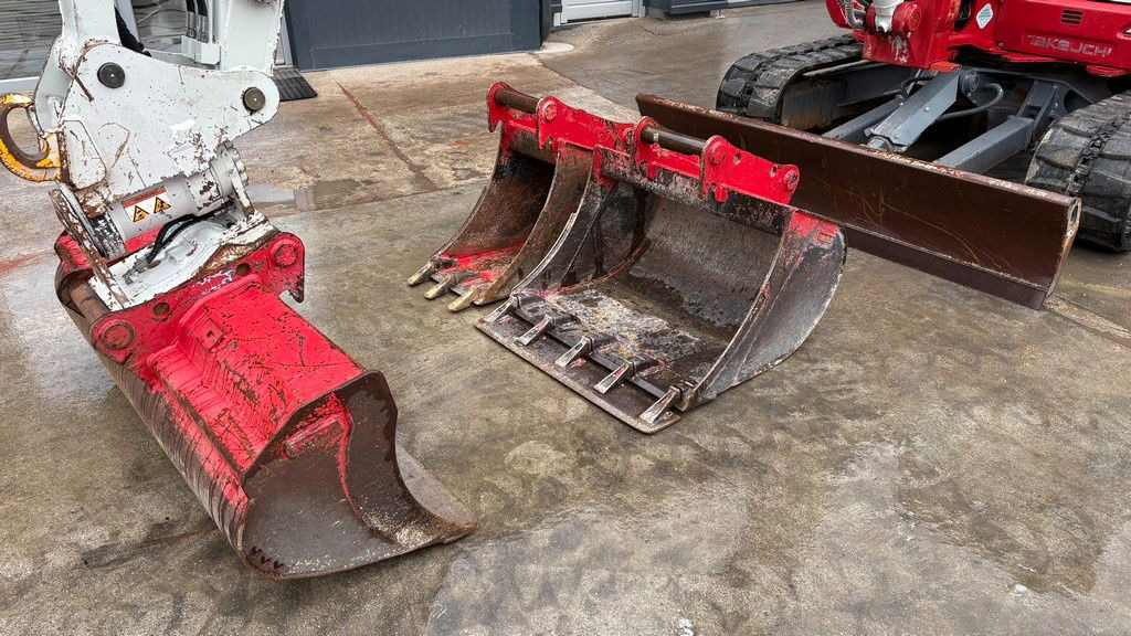 Takeuchi TB370 - Powertilt - 3X Buckets - 2021 Year - 3025 Working Hours - Ekskavator mini: gambar 2 Takeuchi TB370 - Powertilt - 3X Buckets - 2021 Year - 3025 Working Hours - Ekskavator mini: gambar 2