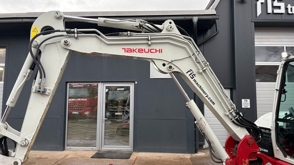 Takeuchi TB370 - Powertilt - 3X Buckets - 2021 Year - 3025 Working Hours - Ekskavator mini: gambar 3 Takeuchi TB370 - Powertilt - 3X Buckets - 2021 Year - 3025 Working Hours - Ekskavator mini: gambar 3