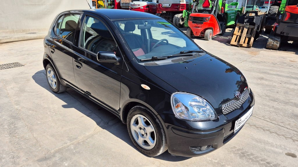 Toyota Yaris 1.3 - Petrol - 5 Doors - AC - Hatchback: gambar 3 Toyota Yaris 1.3 - Petrol - 5 Doors - AC - Hatchback: gambar 3
