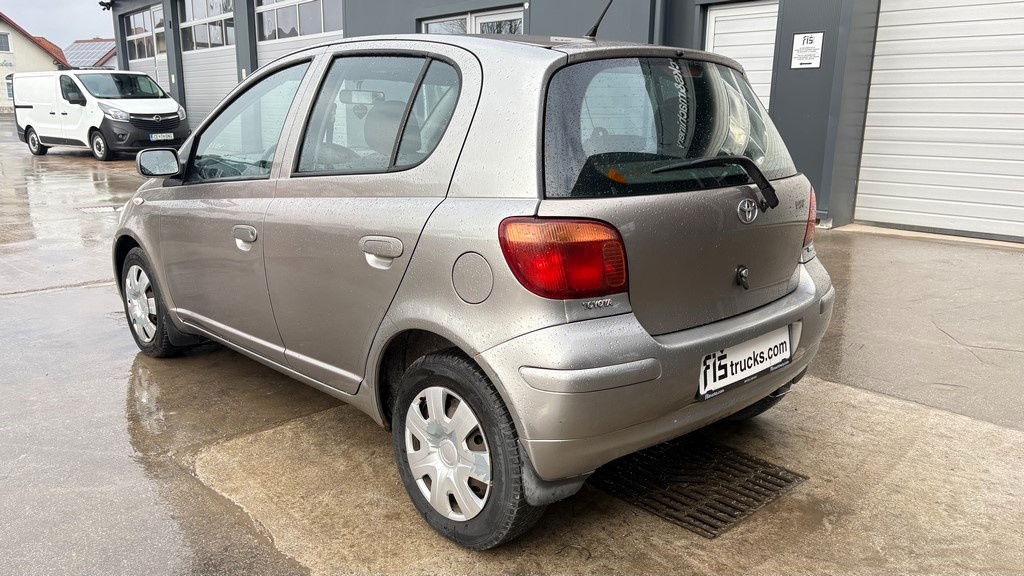 Toyota Yaris 1.3 - Petrol - 5 Doors - AC - Hatchback: gambar 4 Toyota Yaris 1.3 - Petrol - 5 Doors - AC - Hatchback: gambar 4