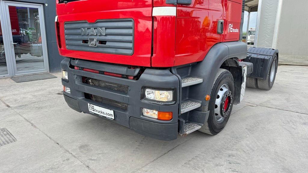 MAN TGA 18.413 4X2 tractor unit - Tractor head: gambar 2 MAN TGA 18.413 4X2 tractor unit - Tractor head: gambar 2