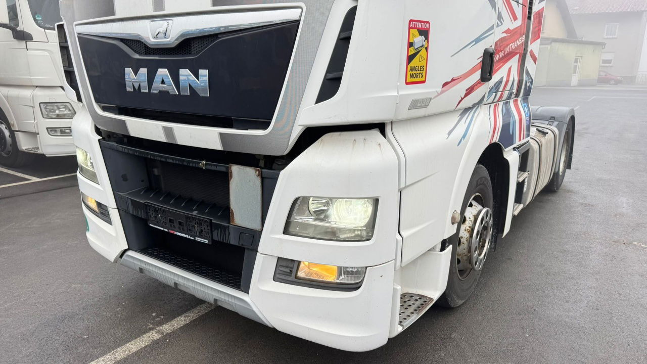 MAN TGX 18.560 4X2 tractor unit - retarder - Tractor head: gambar 2 MAN TGX 18.560 4X2 tractor unit - retarder - Tractor head: gambar 2