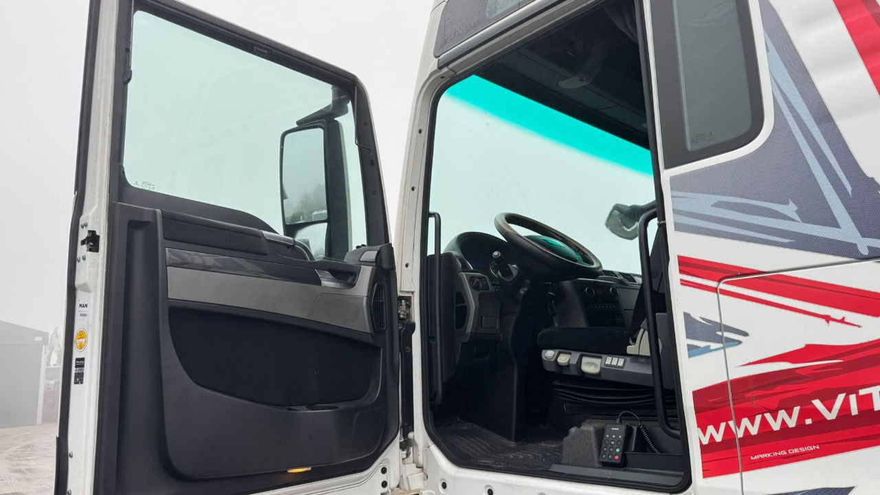 Leasing  MAN TGX 18.560 4X2 tractor unit - retarder MAN TGX 18.560 4X2 tractor unit - retarder: gambar 16